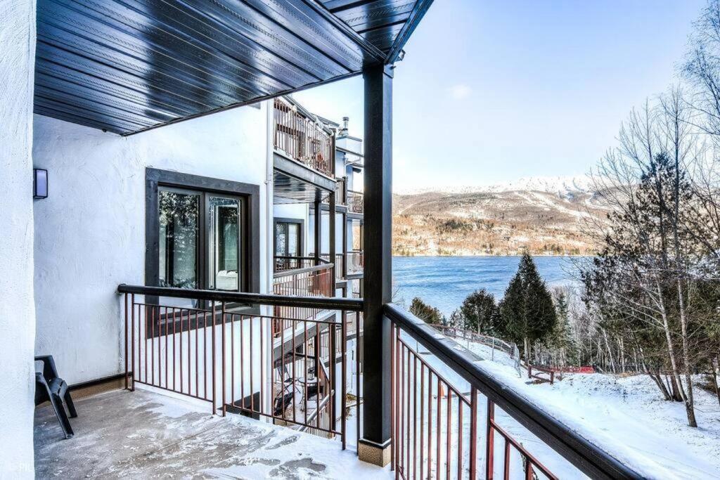 Chic Mt-Tremblant Condo With View On The Lake By Denstays 蒙特朗布朗 外观 照片