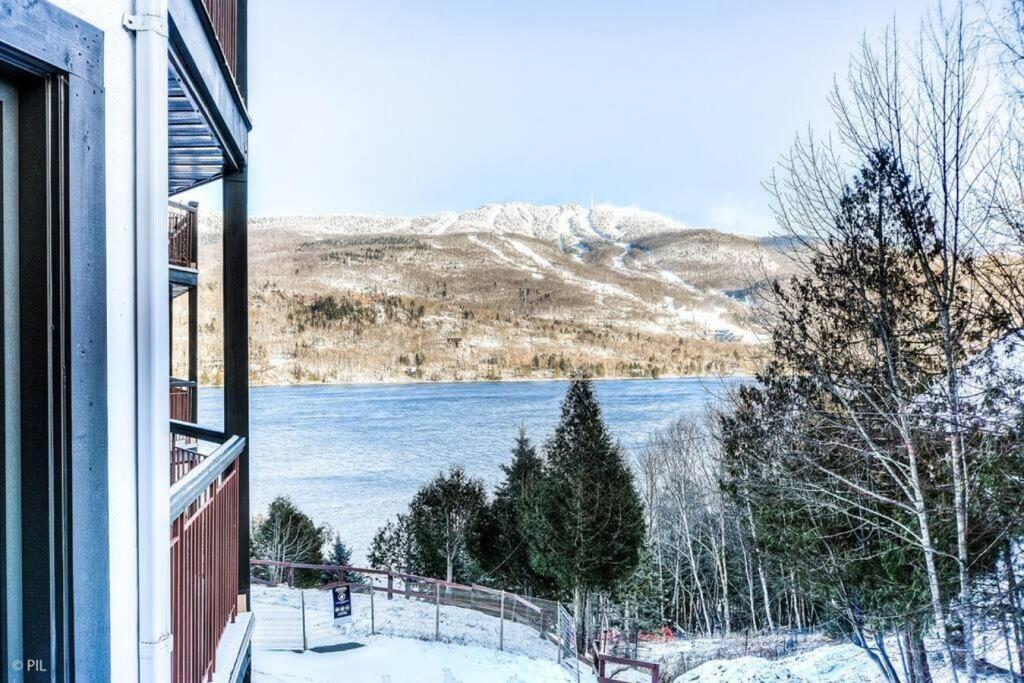 Chic Mt-Tremblant Condo With View On The Lake By Denstays 蒙特朗布朗 外观 照片