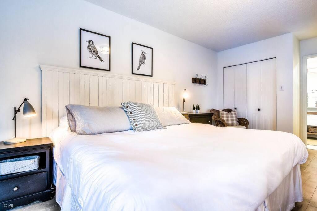 Chic Mt-Tremblant Condo With View On The Lake By Denstays 蒙特朗布朗 外观 照片