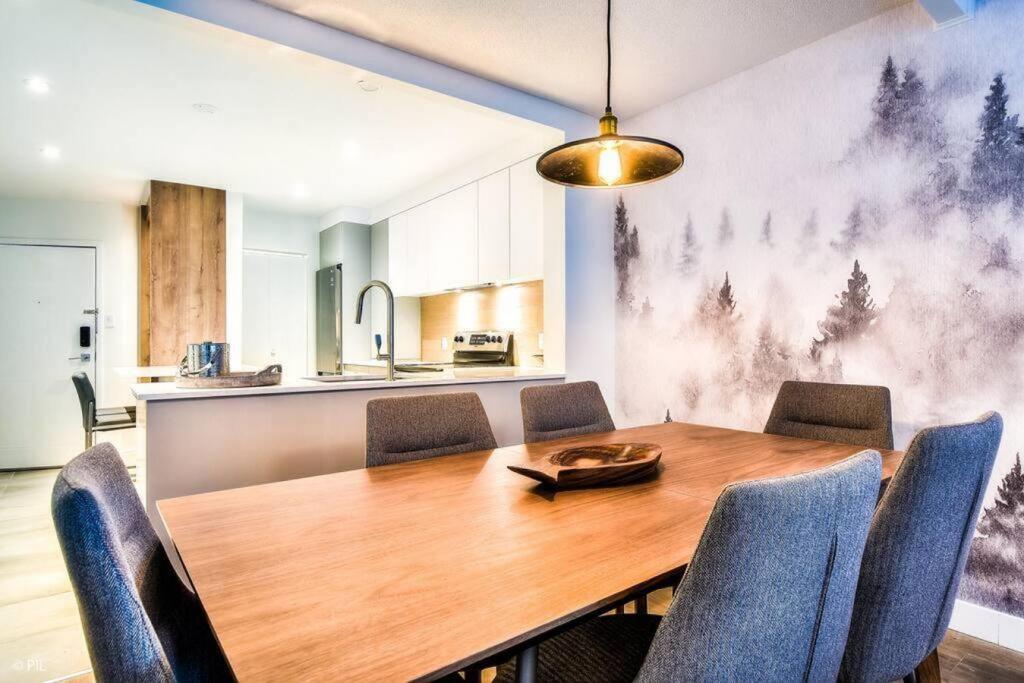 Chic Mt-Tremblant Condo With View On The Lake By Denstays 蒙特朗布朗 外观 照片