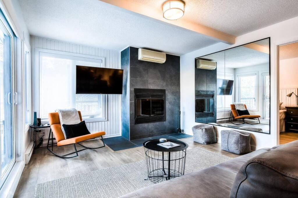 Chic Mt-Tremblant Condo With View On The Lake By Denstays 蒙特朗布朗 外观 照片